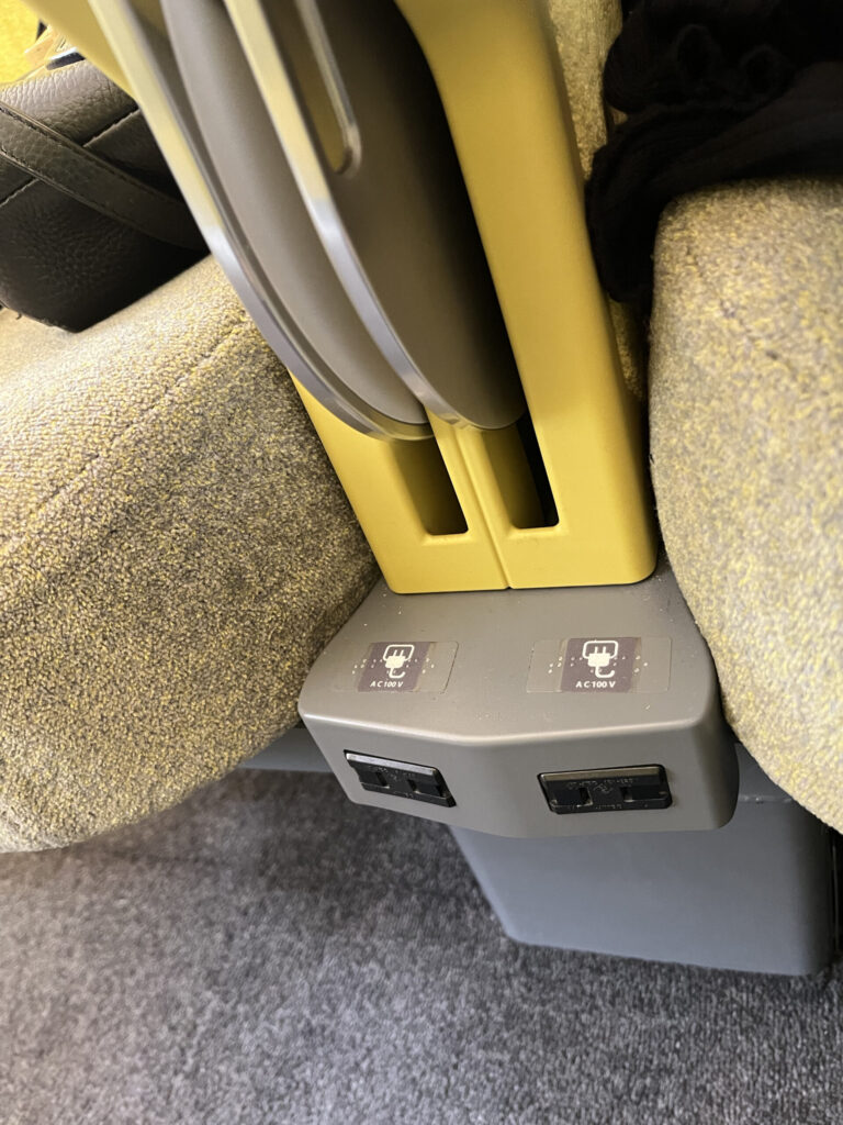 ラビュー車内の電源
